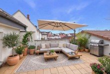 Terrasse (Visualisierung) Einfamilienhaus mit rollstuhlgerechter Wohnung & ruhigem Garten