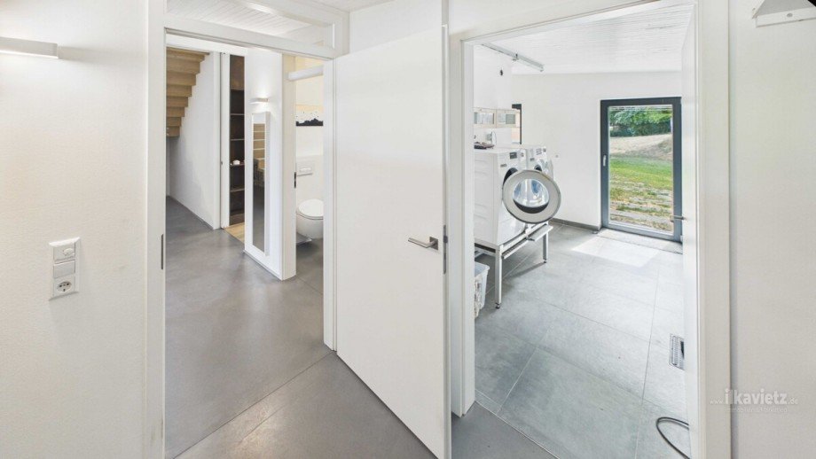 GG - Waschraum mit Trockner und Waschmaschine Einfamilienhaus Biberach an der Ri�