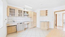 Einliegerwohnung - rollstuhlgerechte K�che Einfamilienhaus mit rollstuhlgerechter Wohnung & ruhigem Garten
