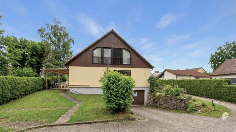 Strassenansicht Langenargen Zweifamilienhaus F�r Familien oder Investoren - Gro�z�giges Haus mit gem�tlichem Garten - OHNE Maklergeb�hr