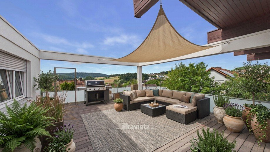 OG - Terrasse (M�blierung visualisiert) Einfamilienhaus Bad Kissingen / Reiterswiesen
