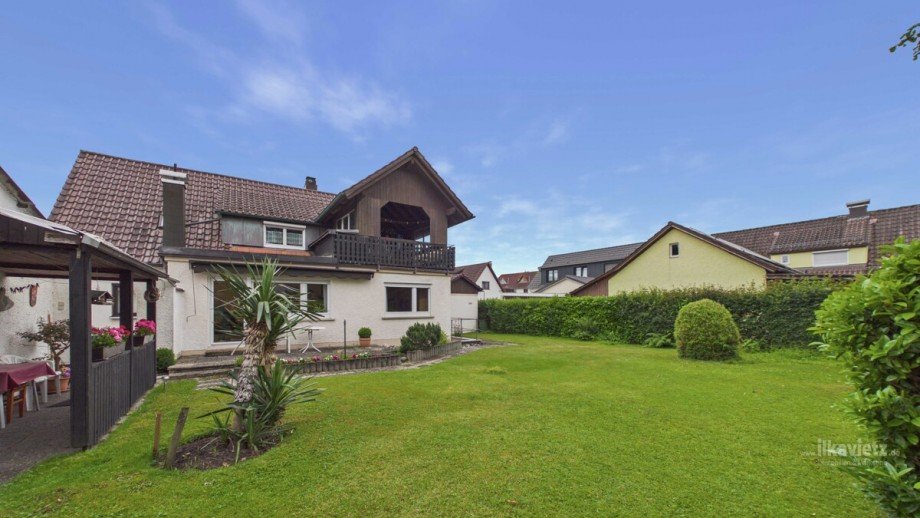Blick zum Haus und Garten Einfamilienhaus Meckenbeuren