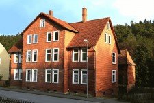 Hauptbild Mehrfamilienhaus mit Remise am Waldrand von Gr�nenplan