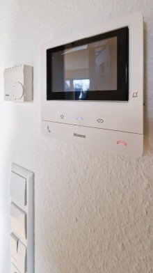 Videogegensprechanlage moderne barrierefreie A+ Wohnung - ruhige Lage mit gro�em Balkon, EBK & gro�e Garage