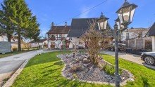 Einfahrtsbereich Bauernhaus mit gro�em Garten - nur f�r Kapitalanleger