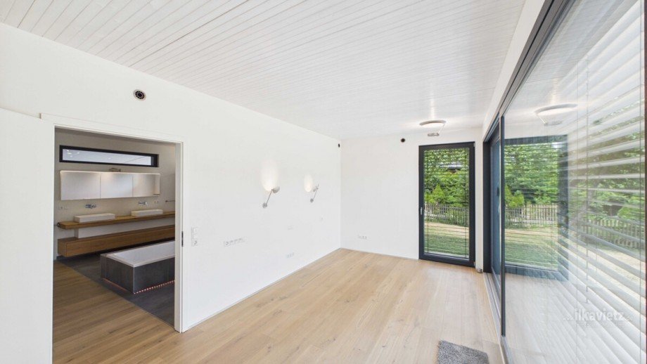 GG - Schlafzimmer mit Gartenzugang Einfamilienhaus Biberach an der Ri�