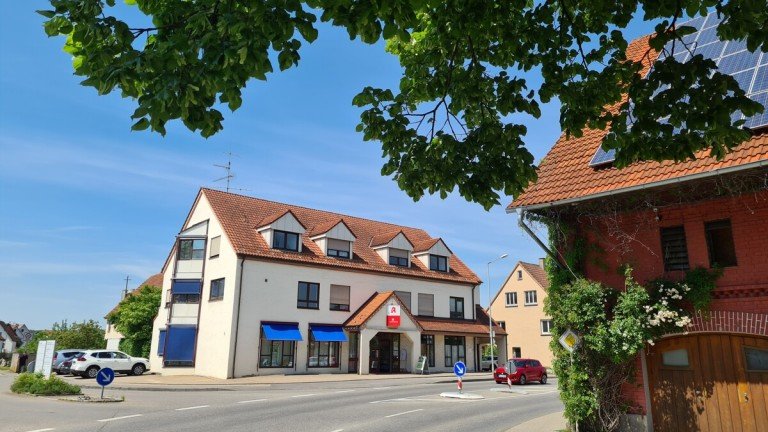 Aussenansicht vom Bio Steigmiller Ummendorf Etagenwohnung Im Zentrum von Ummendorf - helle Wohnung mit 2 Pkw-Stellpl�tzen